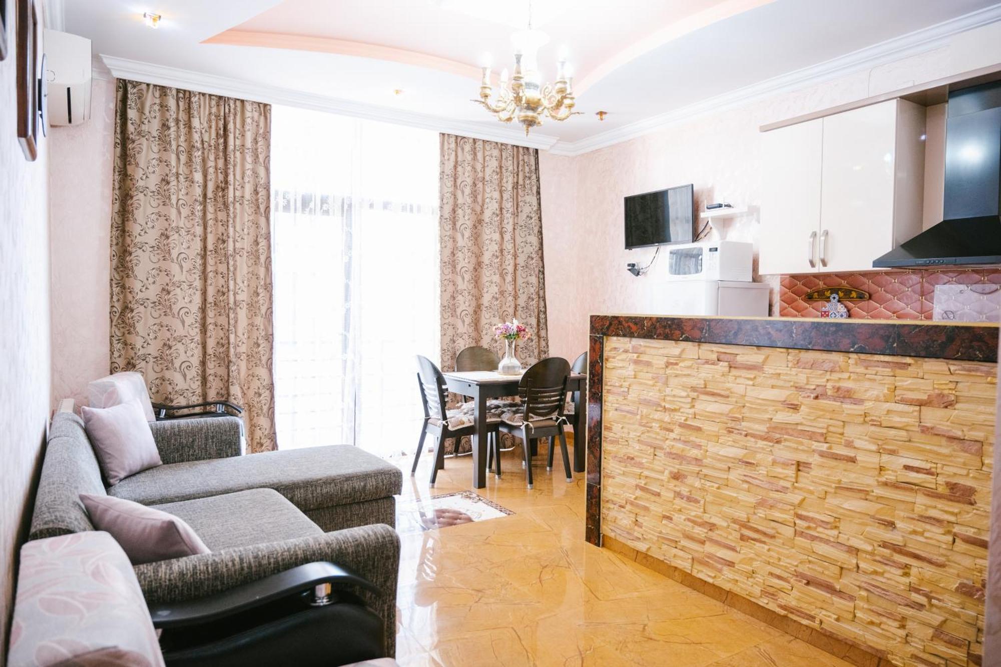 Ekaterine'S Apartments 바투미 외부 사진