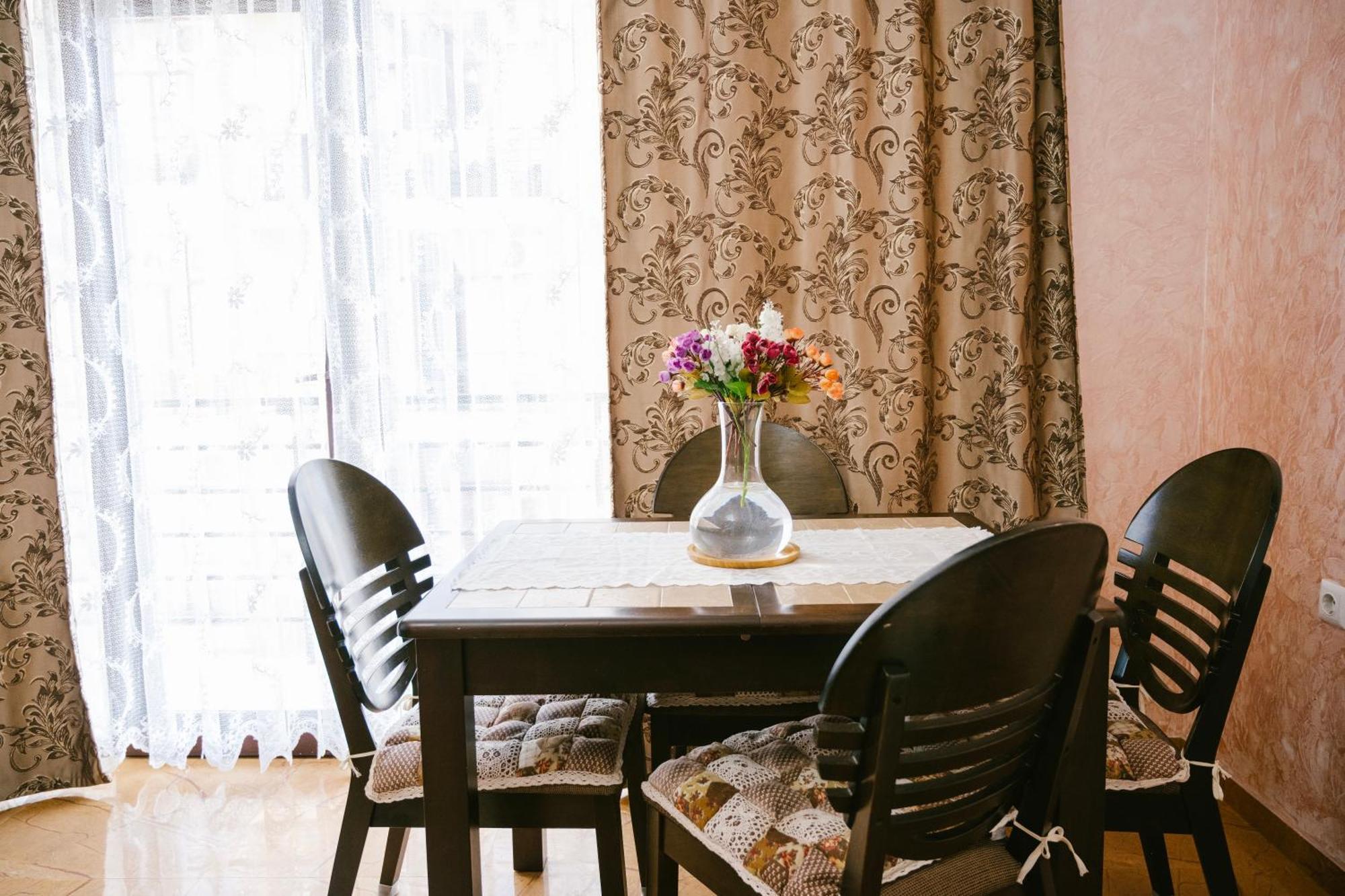Ekaterine'S Apartments 바투미 외부 사진