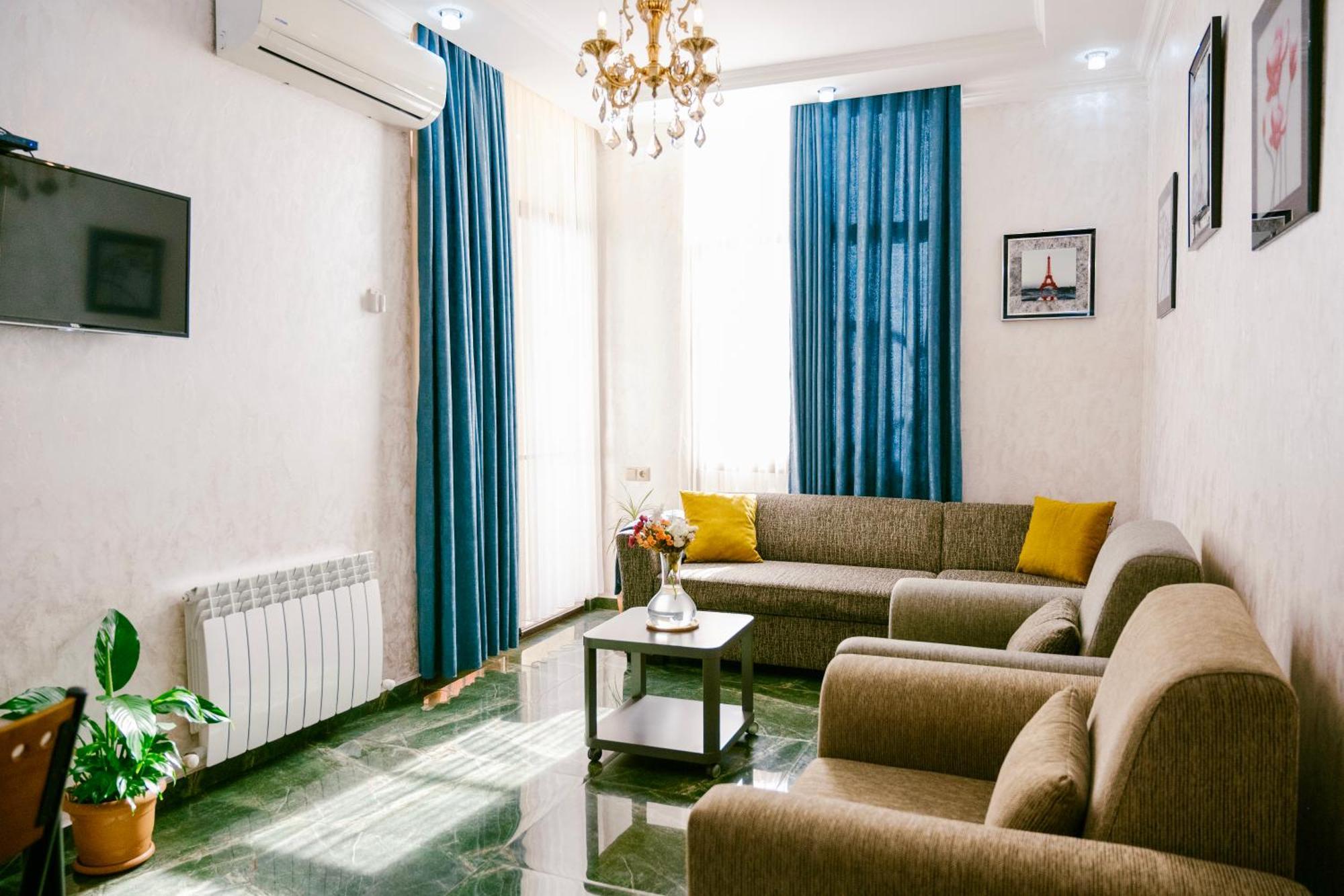 Ekaterine'S Apartments 바투미 외부 사진