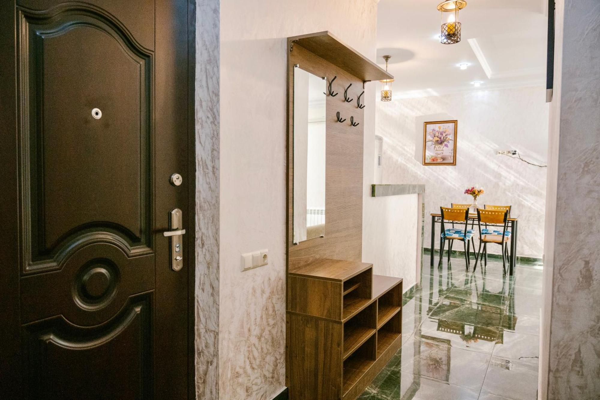 Ekaterine'S Apartments 바투미 외부 사진