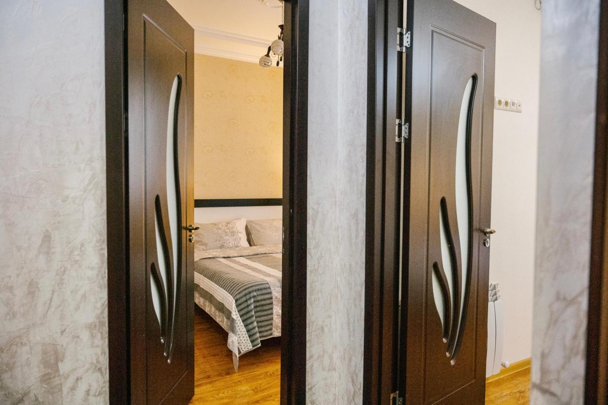 Ekaterine'S Apartments 바투미 외부 사진