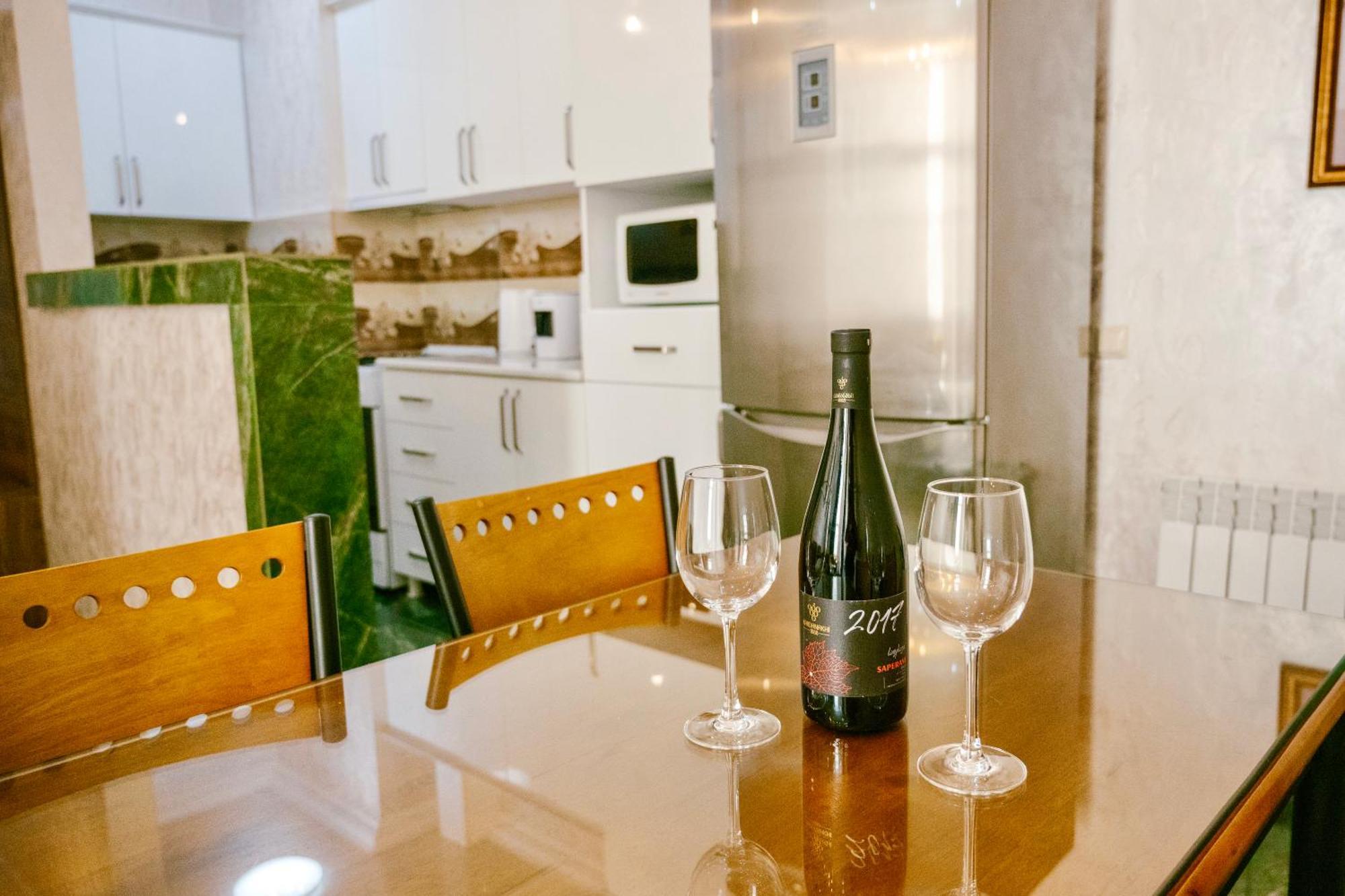 Ekaterine'S Apartments 바투미 외부 사진