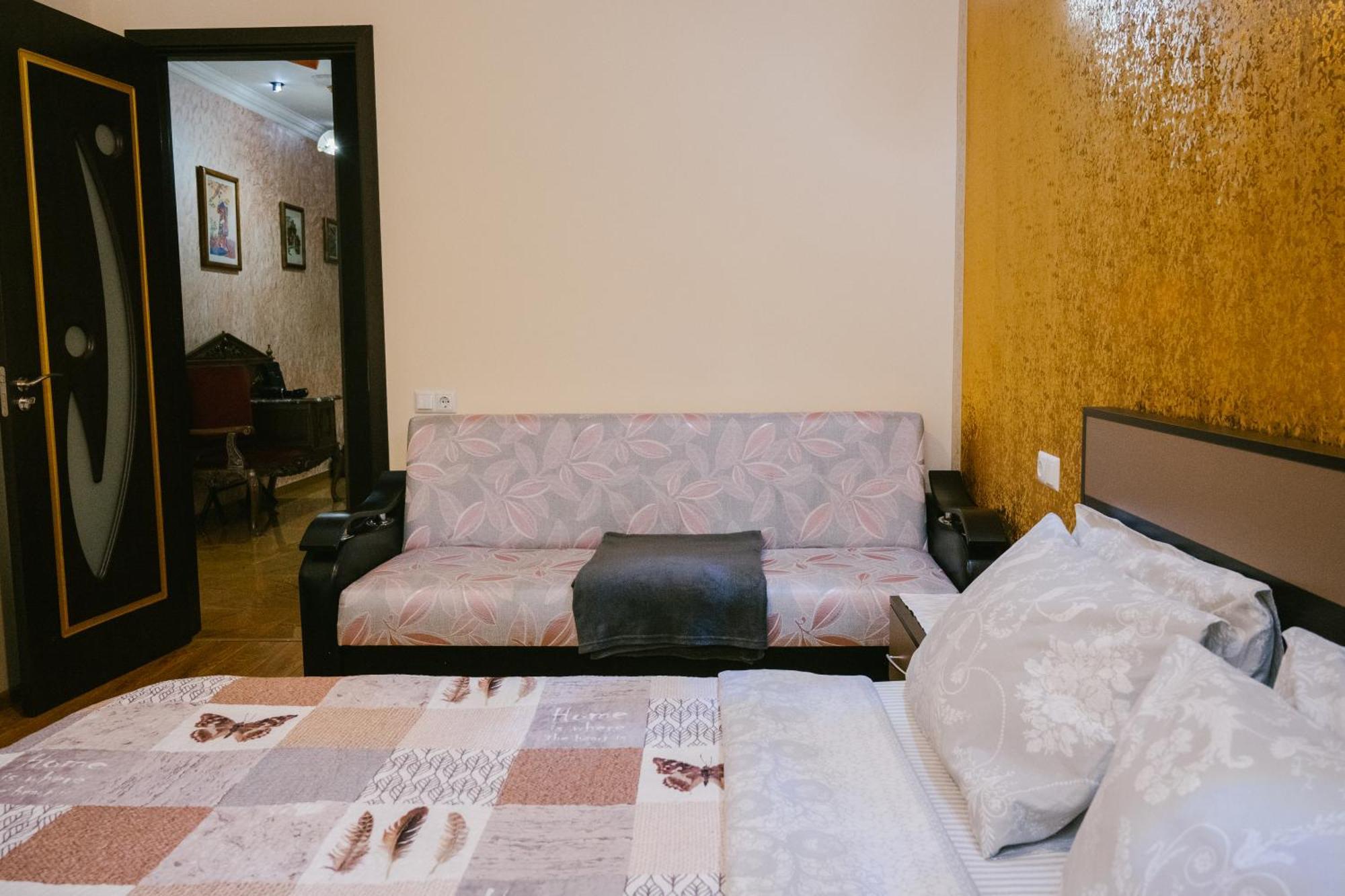 Ekaterine'S Apartments 바투미 객실 사진