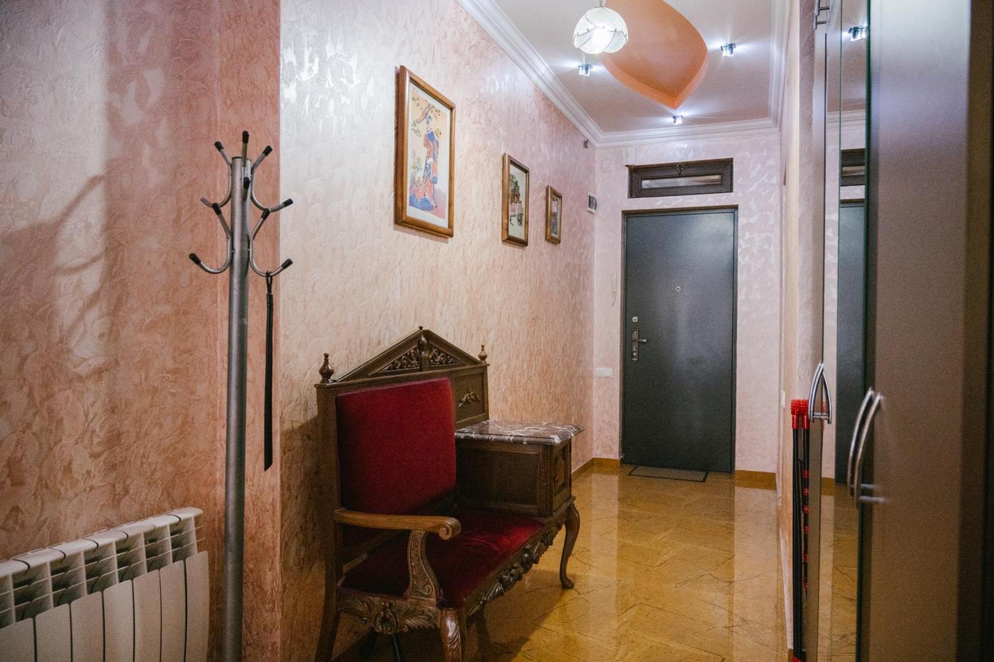 Ekaterine'S Apartments 바투미 객실 사진