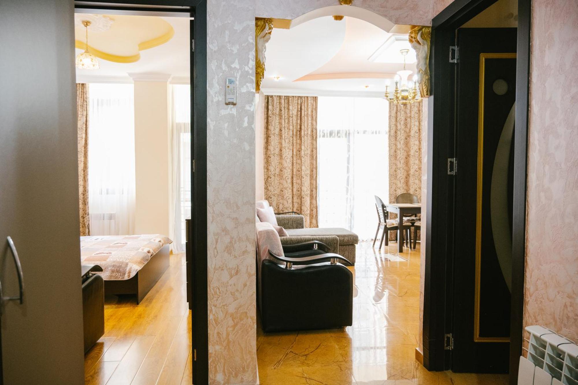 Ekaterine'S Apartments 바투미 객실 사진
